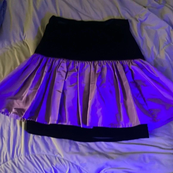 Women’s 80’s skirts
Purple and black - Picture 1 of 5